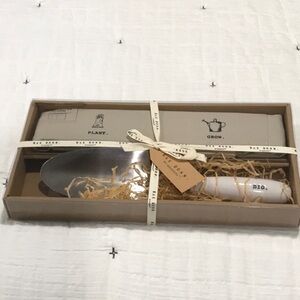 Rae Dunn Garden Apron & Trowel